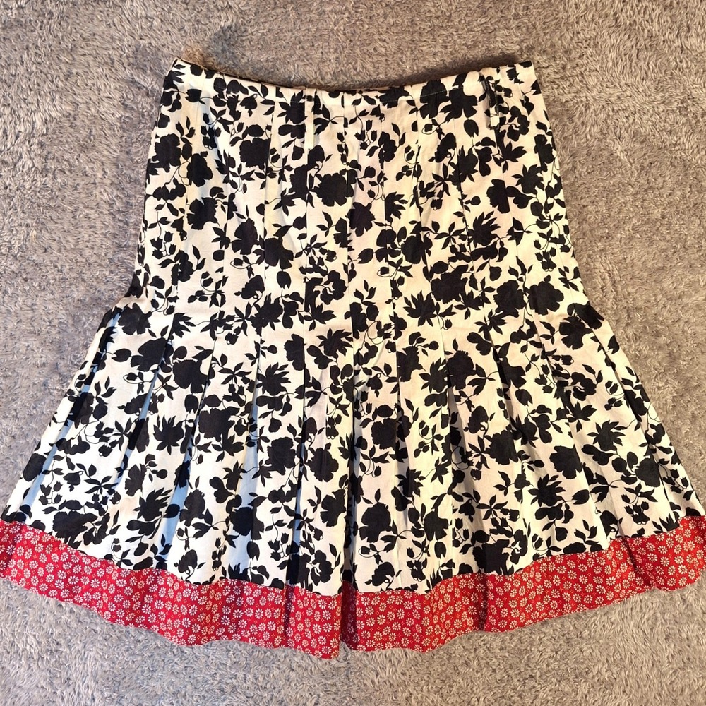 Black Floral Flocked Pleated Midi Skirt Red Cotton Made in USA Size 32' RN98173